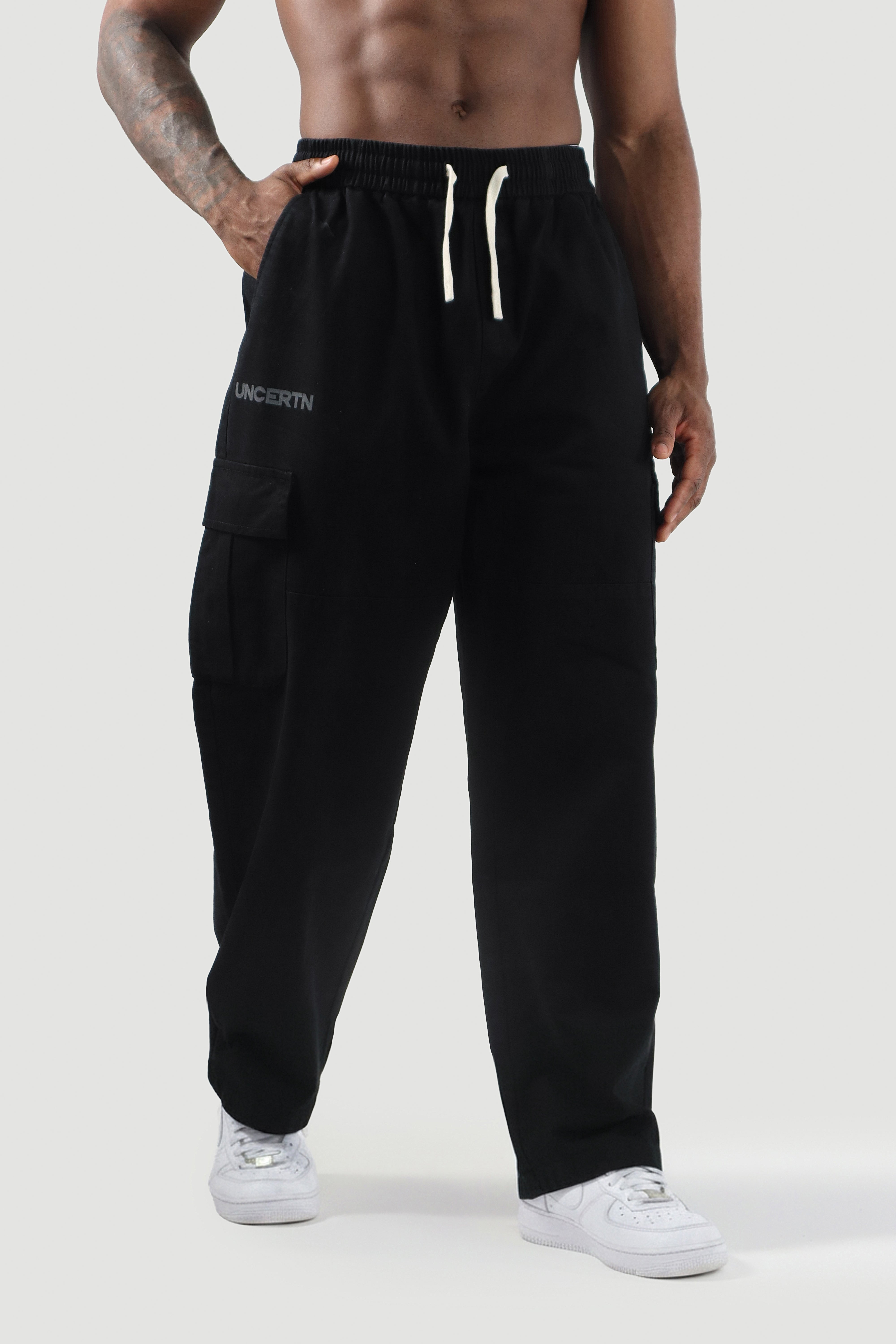 UC043 Foundation Cargo Pants - Black