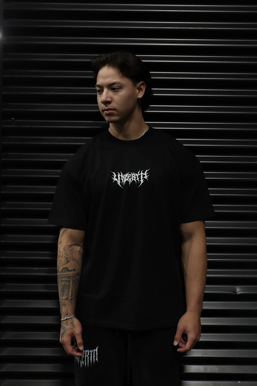 UC024 Conquer Oversized Tee - Black