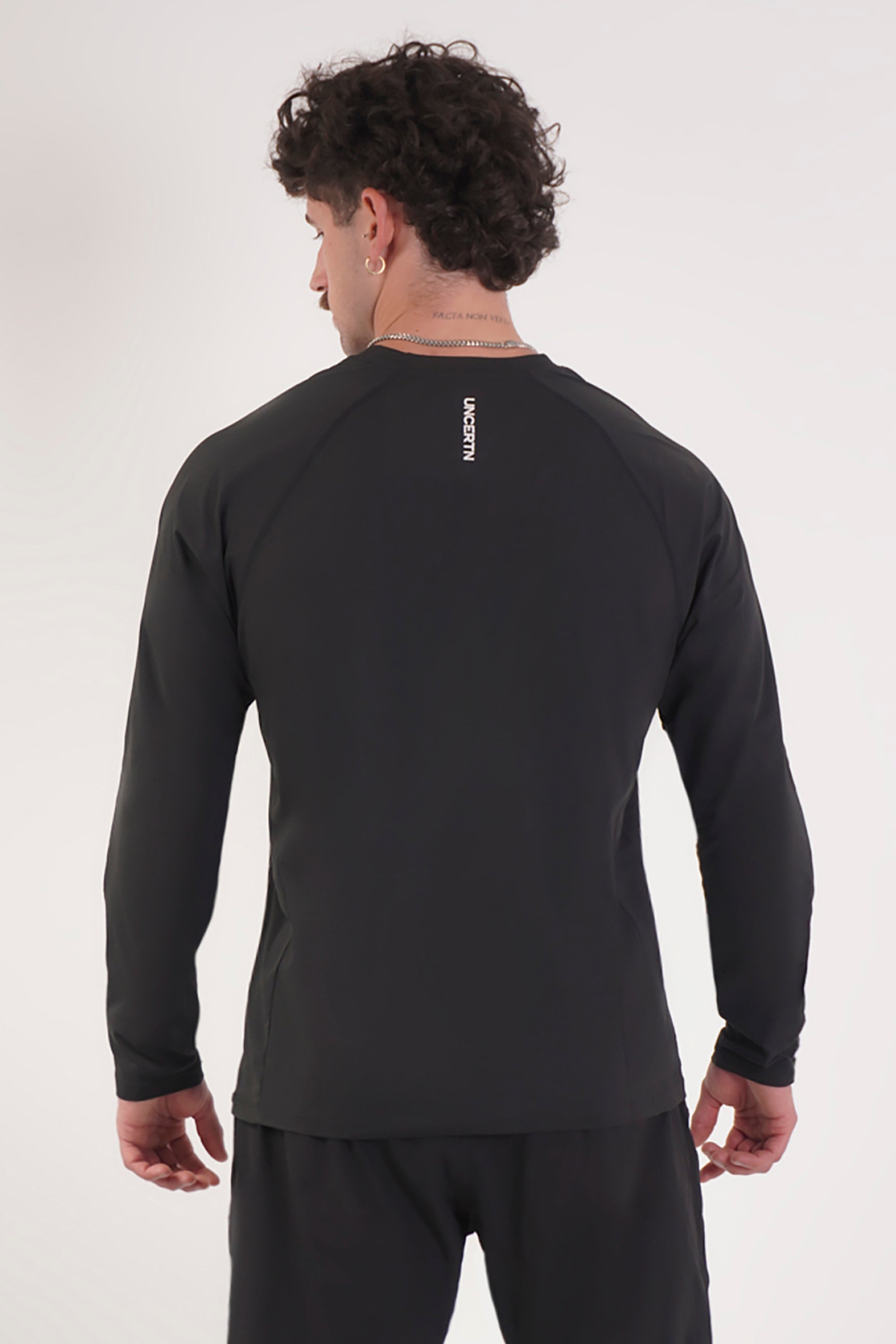 UC032 Summit Longsleeve - Black