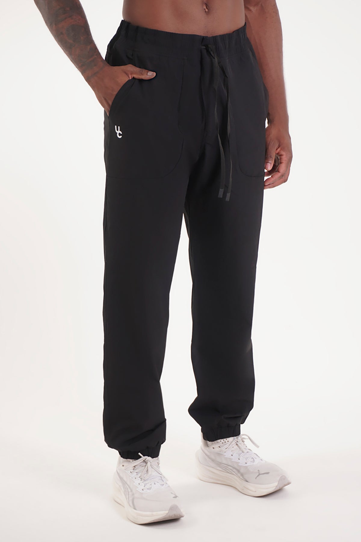 UC025 Summit Performance Joggers - Black