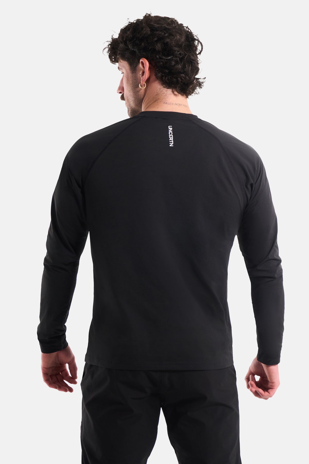 UC032 Summit Long Sleeve - Black
