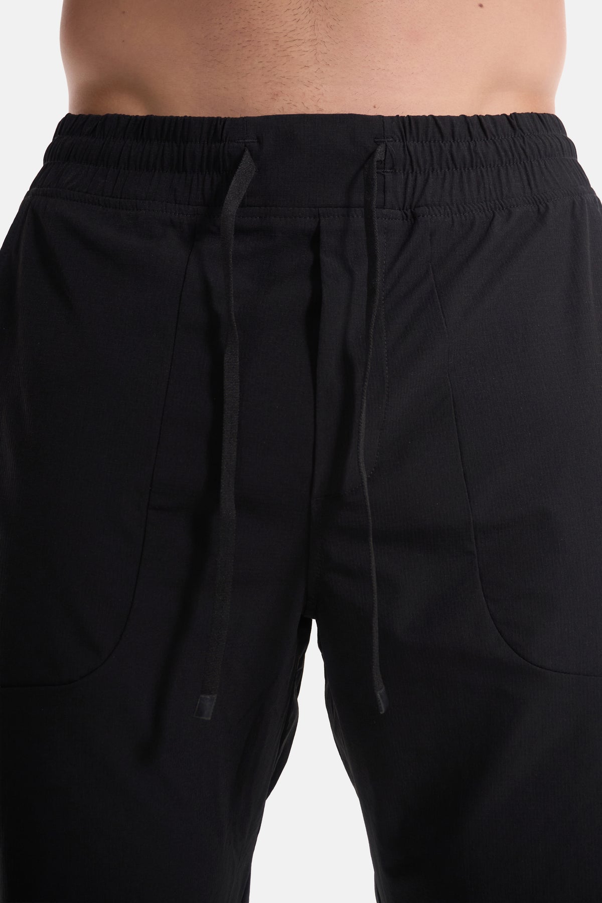 UC025 Summit Performance Joggers - Black
